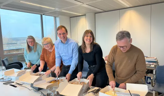 vieren met taart - de lijn